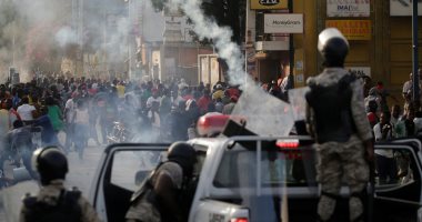 صور.. كر وفر مع تصاعد أعمال العنف فى هايتى للمطالبة بإقالة الرئيس مواز