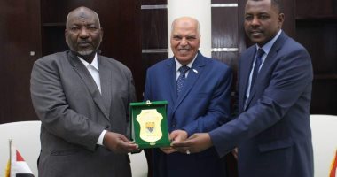 نقيب المعلمين يستقبل المستشار الثقافى لسفارة السودان فى القاهرة