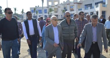محافظ بورسعيد يتفقد الترتيبات الأخيرة لافتتاح سوق السمك