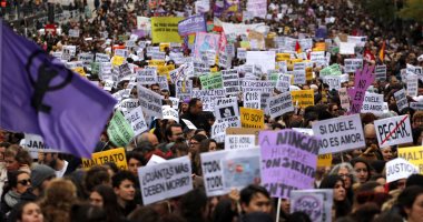 الآلاف يتظاهرون فى إسبانيا احتجاجا على العنف ضد المرأة
