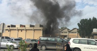 إصابة 55 رجل إطفاء خلال السيطرة على حريق ضخم فى موقف للسيارات بالكويت