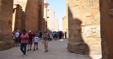 فيديو وصور.. إقبال سياحى على المعابد الفرعونية بالأقصر فى الموسم الشتوى