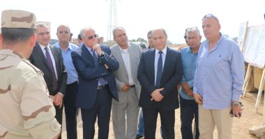 محافظ جنوب سیناء ورئيس صندوق تطویر العشوائيات یتفقدان منطقة الاسکان بالرویسات 