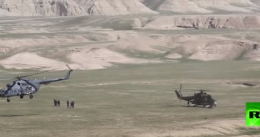 شاهد.. مروحيات عسكرية روسية تتدرب على عمليات إنزال فى جبال طاجيكستان