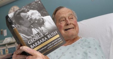 خطاباته ومواقف كوميدية ويومياته أبرز مؤلفات جورج بوش الأب