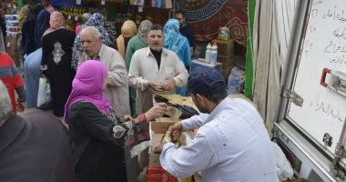 قافلة سلع غذائية بقرية بأسعار مخفضة بكفر الشيخ