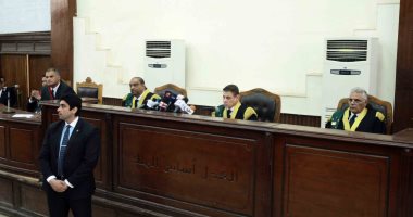مبارك يتغيب عن محاكمة مرسى بـ"اقتحام الحدود" والمحكمة تخطره للمرة الثانية 