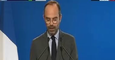 رئيس وزراء فرنسا: كورونا يتراجع ببطء ولا يمكن أن يبقى البلد مغلقا