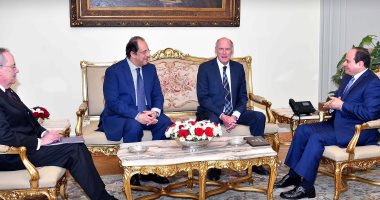 السيسي يؤكد تطلع مصر لمواصلة التعاون مع "داسو" الفرنسية بالصناعات الحربية