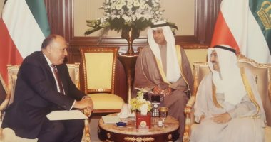 سامح شكرى يلتقى الشيخ صباح الأحمد الجابر على هامش زيارته للكويت