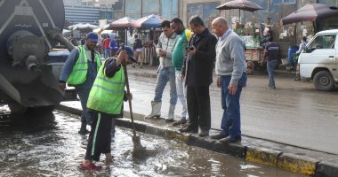 توزيع سيارات لشفط مياه اﻷمطار بمحاور وكبارى القاهرة والجيزة لمنع الحوادث 