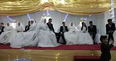 فيديو وصور.. حفل زفاف جماعى لـ32 عريس وعروس من أبناء مطروح بحضور المحافظ