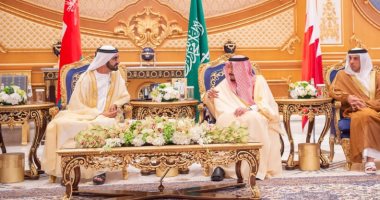 ننشر صور لقاء الملك سلمان والشيخ محمد بن راشد على هامش القمة الخليجية
