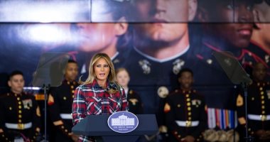 صور.. ميلانيا ترامب تزور قاعدة عسكرية بواشنطن لتهنئة جنودها بـ"الكريسماس"