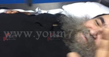 "اليوم السابع" ينشر أول صورة للأنبا يؤانس أسقف أسيوط فى المستشفى