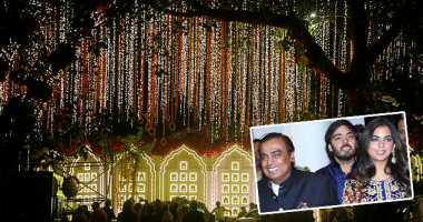 دعوات مطلية بالذهب.. تفاصيل حفل زفاف ابنه أغنى رجل فى الهند.. صور