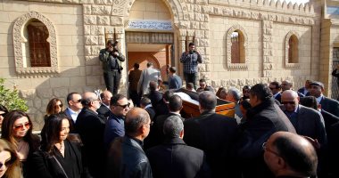جثمان الراحل إبراهيم سعدة يصل لمثواه الأخير بمقابر العائلة بـ6 أكتوبر