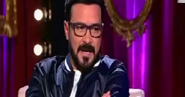 محمد رجب يواجه سخرية السوشيال ميديا بعد وصف نفسه بـ"آلباتشينو العرب".. فيديو