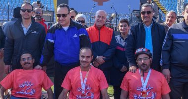 محافظ الإسكندرية يوزع الجوائز على الفائزين فى المارثون الرياضى