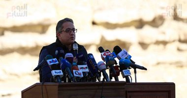 وزير الآثار ينفى سرقة قطعة من المتحف المصرى