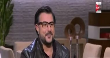 كريم أبو زيد يطرح أحدث كليباته الغنائية "فكك من الناس".. فيديو