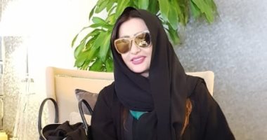 بتحضر مفاجأة لجمهورها.. لطيفة بالحجاب والجلباب خلال زيارتها للسعودية.. صور