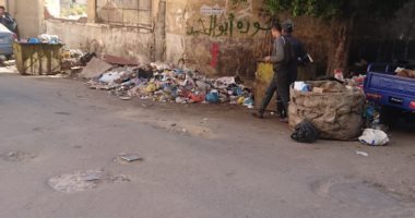قارئ يطالب بمراقبة النباشين فى الإسكندرية لوقف انتشار القمامة 