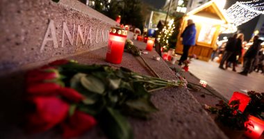 صور.. وقفة بالشموع والورود فى الذكرى الثانية لضحايا حادث الدهس فى برلين