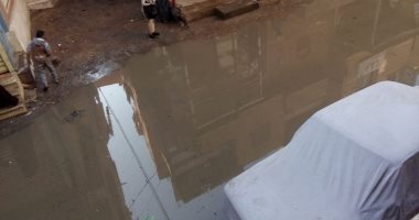 شوارع دار السلام بالفيوم تعوم على المياه بسبب انفجار ماسورة رئيسية 