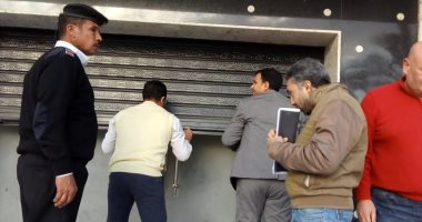 غلق 6 منشآت تجارية مخالفة والتحفظ على 90 حالة إشغال طريق بالإسكندرية  