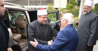 صور.. محافظ بورسعيد يستقبل وزير الأوقاف و"المفتى" لافتتاح 3 مساجد كبرى