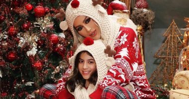 شاهد .. احتفال مايا دياب مع ابنتها بأعياد الميلاد وشجرة الكريسماس