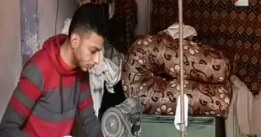 شاهد.. "محمد" شاب يعمل فى التنجيد رغم فقده البصر