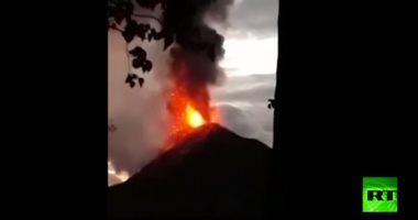 شاهد.. فيديو ثوران بركان فى إندونيسيا