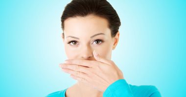 لو بتعانى من جفاف الفم.. 10 نصائح تساعدك على العلاج