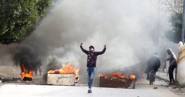 صور.. اشتباكات بين الأمن التونسى ومتظاهرين فى مدينة القصرين