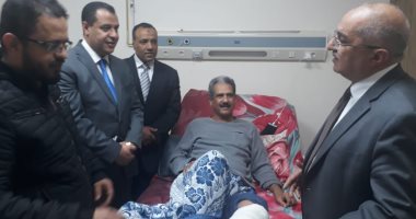 رئيس جامعة أسيوط يقود فريقًا طبيًا لإجراء جراحة لرئيس جامعة تعز اليمنية