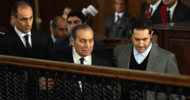 صور.. الرئيس الأسبق مبارك: المقتحمون للحدود الشرقية جاءوا من غزة وحماس