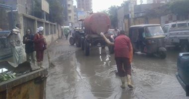 صور.. توقف حركة الملاحة ورفع مياه الأمطار من الشوارع بكفر الشيخ