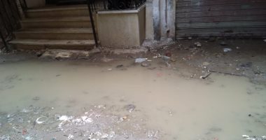  شكوى من غرق شارع مسجد الرحمن بشبرا الخيمة بمياه الصرف الصحى 