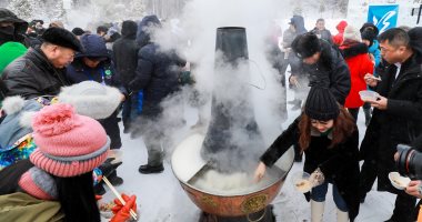 صور.. الآلاف يتظاهرون فى منغوليا متحدين البرد إحتجاجا على الفساد