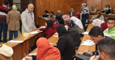 رئيس جامعة كفر الشيخ يتفقد أعمال الامتحانات