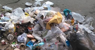 قارئ يشكو انتشار القمامة أمام مدرسة سان جورج بالمنطقة السادسة بمدينة نصر