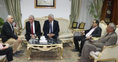محافظ جنوب سيناء يلتقى سفير طاجيكستان بمدينة شرم الشيخ 
