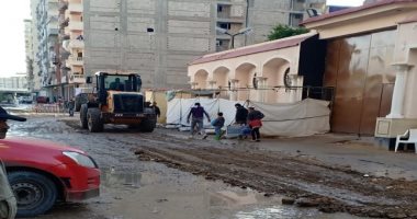إنارة شوارع وسحب مياه وحملات أمنية باستعدادات الإسكندرية للكريسماس.. صور