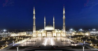 فيديو.. رفع أول أذان بمسجد الفتاح العليم بالعاصمة الإدارية لصلاة العشاء