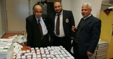 صور.. جمارك المطار تضبط محاولتى تهريب كمية من الأدوية