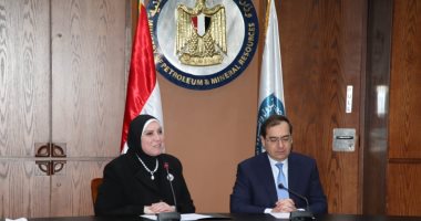 البترول: توقيع عقدين لتحويل 4 آلاف سيارة للعمل بالغاز بقيمة 20 مليون جنيه