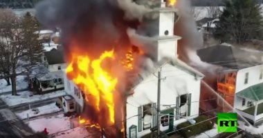 شاهد.. حريق ضخم فى كنيسة أثرية بنيويورك