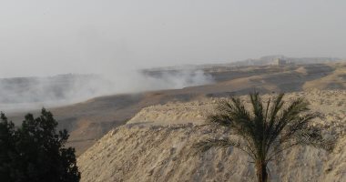 قارئ يناشد منع حرق المخلفات بمنطقة جبلية خلف مساكن ومستشفى حلوان العام